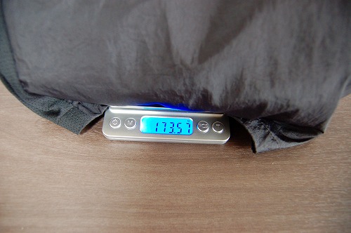 ナイキ フルジップフーディ PX ジャケットの重量イメージ