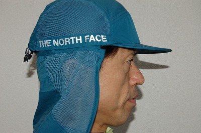 ザ・ノース・フェイス （ THE NORTH FACE ）ランシールドキャップをかぶった側面