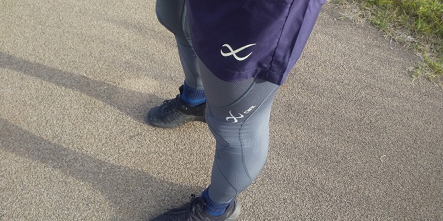 CW-Xのポケット付き軽量ショートパンツを穿いたイメージ